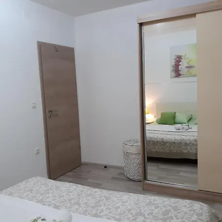 Marina Apartment Liznjan